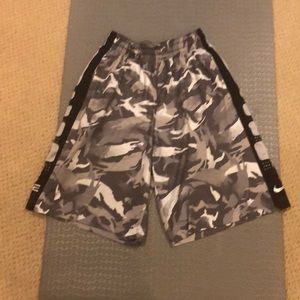 Nike Elite camo men’s basketball shorts